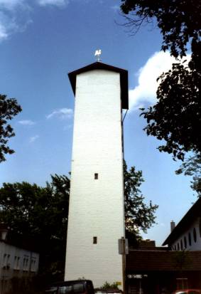 Bild: Der Glockenturm von St.Michael (c)2002 STR